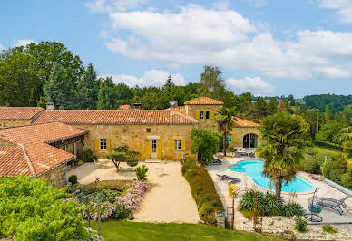 Propriété avec piscine 2