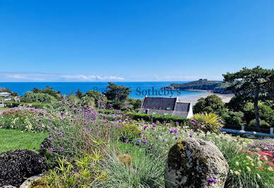 Maison avec piscine et jardin 4