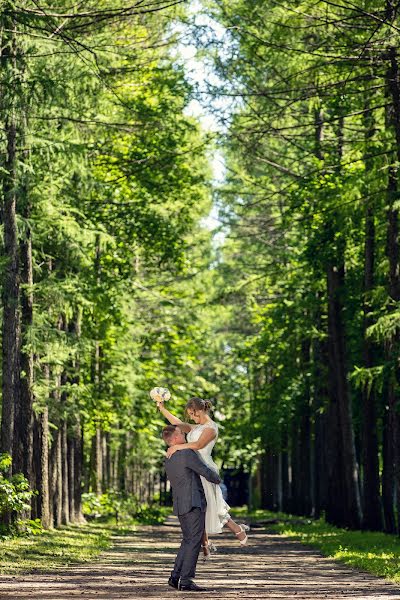 Fotógrafo de casamento Vladislav Volkov (volkvrn). Foto de 13 de julho 2021