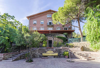 House with garden and terrace 17