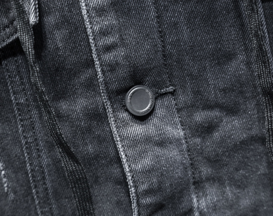 Winter plus cotton and velvet thick denim jacket. Stay warm and comfortable all winter long. A stylish and cozy jacket f