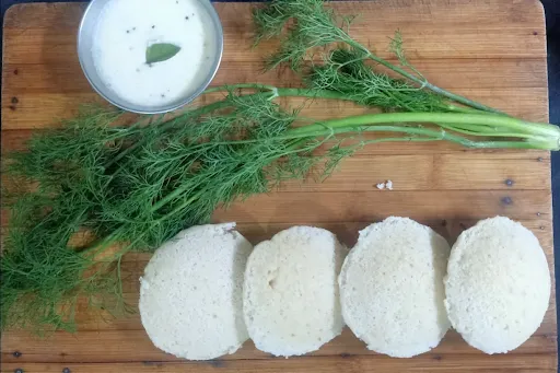 Idli And Coconut Chutney