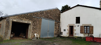 maison à Queaux (86)