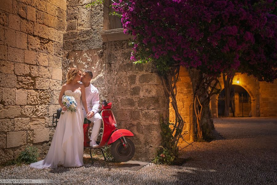 Fotografo di matrimoni Aris Kostemyakis (aristaphoto). Foto del 10 luglio 2019