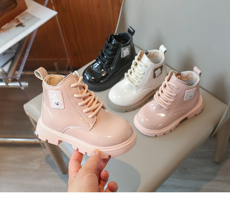 Title 1, Botas de cuero para niños Charol Tarjeta Niño L...