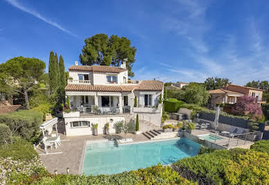 Villa with pool and terrace 3