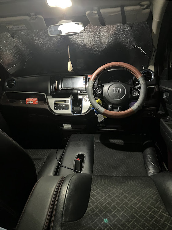 N-WGN カスタムの#車中泊・友達の車とコラボ・ミニカーに関するカスタム事例の投稿画像3枚目