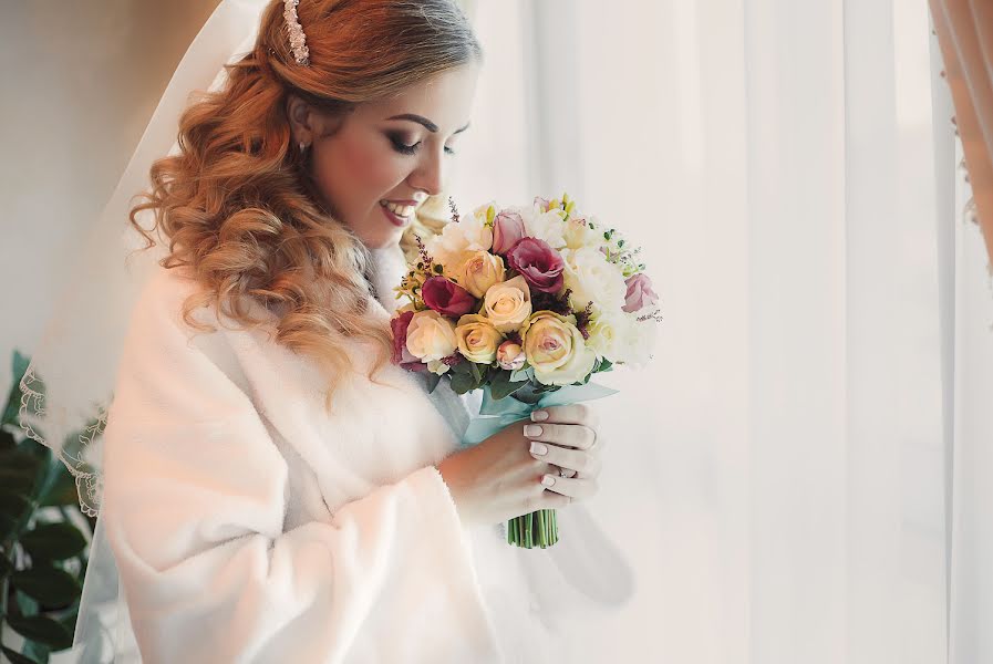 Fotografo di matrimoni Olga Khayceva (khaitceva). Foto del 5 gennaio 2016