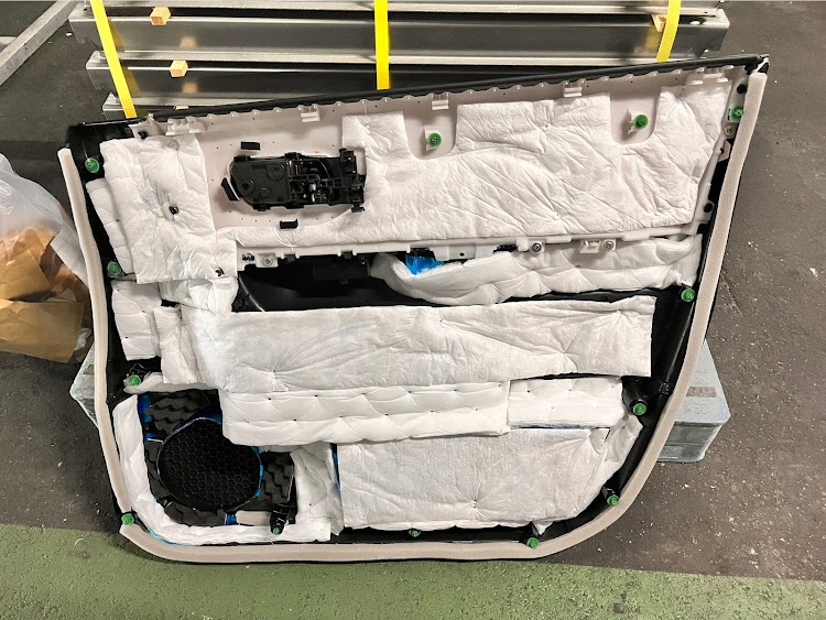 フリードのカーオーディオ・DIY・デッドニング・天井とマット下もやりたいに関するカスタム事例の投稿画像7枚目