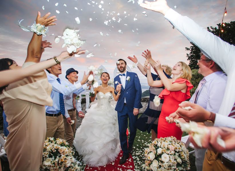 Fotógrafo de casamento Denis Krotkov (krotkoff). Foto de 31 de maio 2018