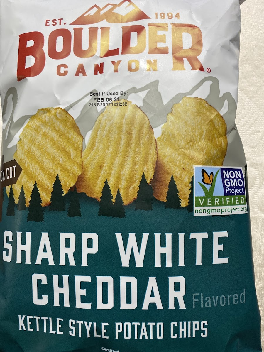 Sharp white cheddar kettle style potato chips