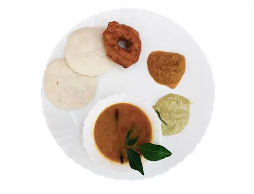 Idli [2 Pieces] And Medu Vada [1 Piece]