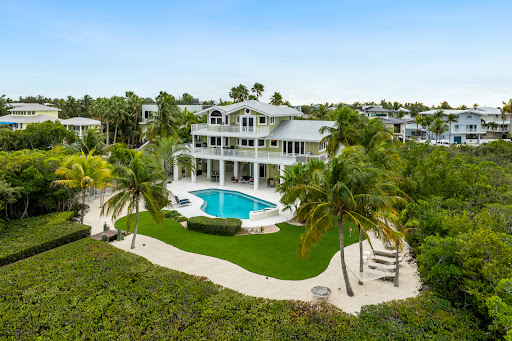 House with pool 1