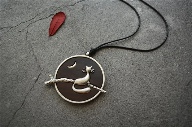 High-grade ebony moon cat long chain