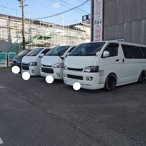 ハイエースバン TRH200V