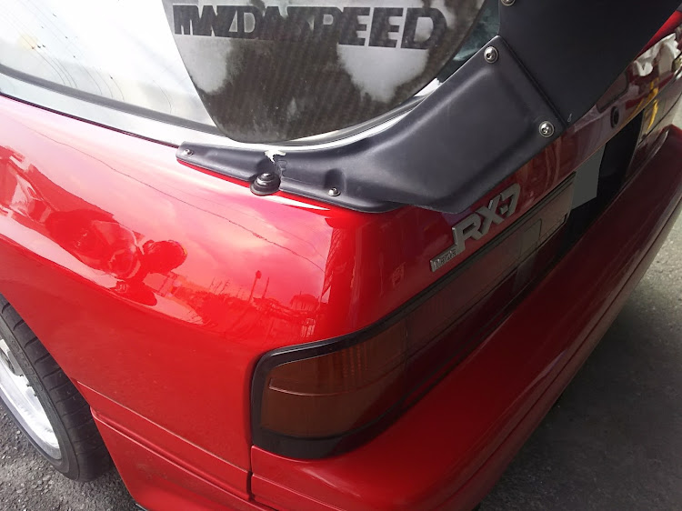 RX-7の赤FC・修理完了・セブンディ・コラボ・オカマ掘られないように注意しましょう(>_<)に関するカスタム事例の投稿画像4枚目