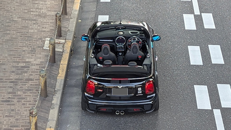 ミニジョンクーパーワークスのいつもイイネ&コメントありがとうございます🙇‍♂️・上から愛車・市内早朝Drive・100メーター道路・パンパーインテークカナードに関するカスタム事例の投稿画像4枚目