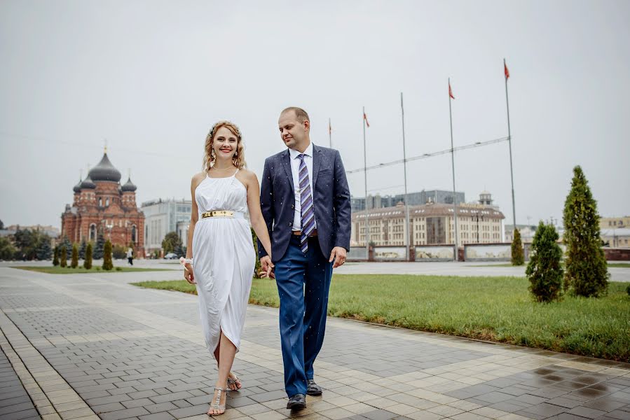 Fotógrafo de casamento Elena Koroleva (korolevaphoto). Foto de 17 de outubro 2021