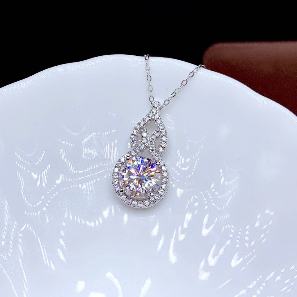Klassischer Moissanit-Diamant-Anhänger für Damen, Kristall, funkelnd, stilvoll. Perfekt für jeden Anlass. Ein zeitloses Schmuckstück.