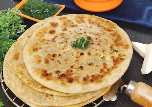 2 Paneer Pyaz Paratha