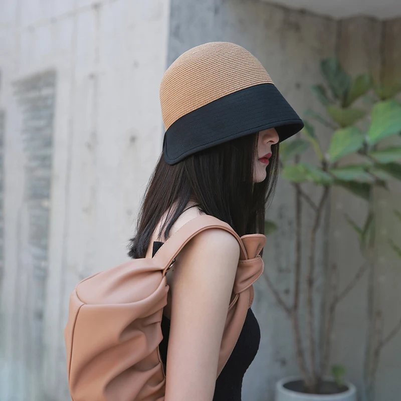 Chapeau de pêcheur fendu après teinture, pour protection solaire et style. Parfait pour les activités en extérieur et un look décontracté.