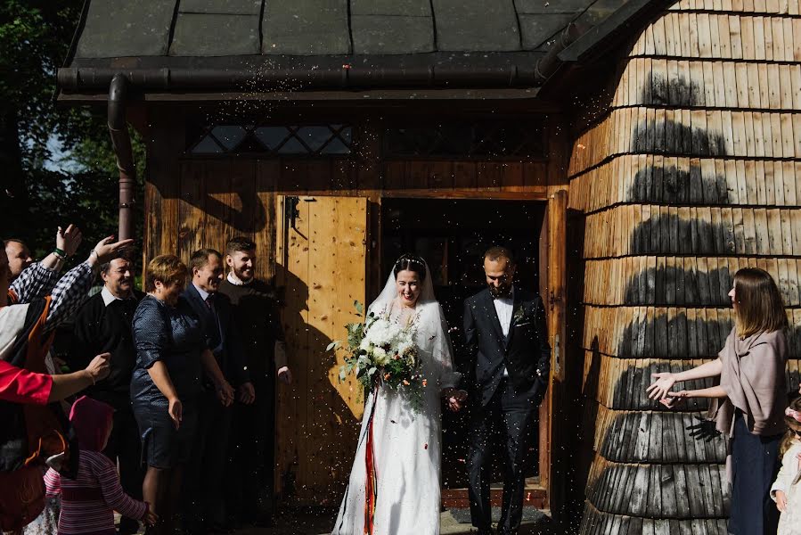 Fotógrafo de casamento Kseniya Ivanova (kinolenta). Foto de 25 de janeiro 2020