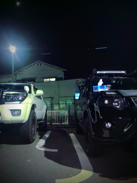 ハイラックスサーフのNoTorious〓・SUV・旅立つ友へ・カスタム・オフ会に関するカスタム事例の投稿画像2枚目