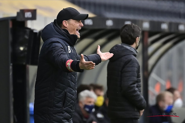 Oostende-coach Blessin maakt zich eerste keer echt boos: "Dit kan ik niet accepteren: het is goal of penalty"