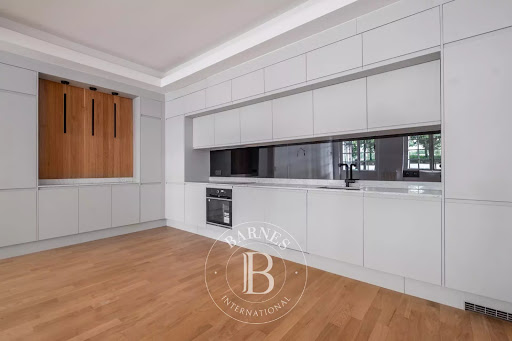 Apartment 5