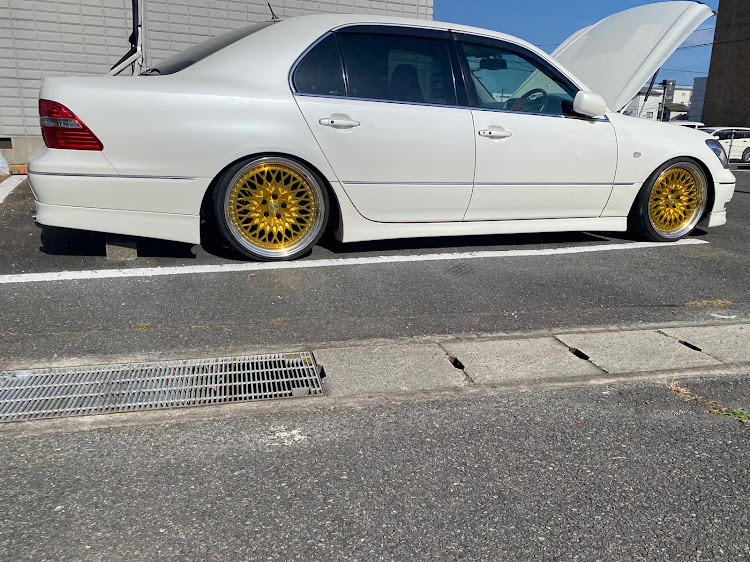 セルシオのセルシオ31後期・お盆休み・DIY・ドライブ・ホイール交換に関するカスタム事例の投稿画像1枚目