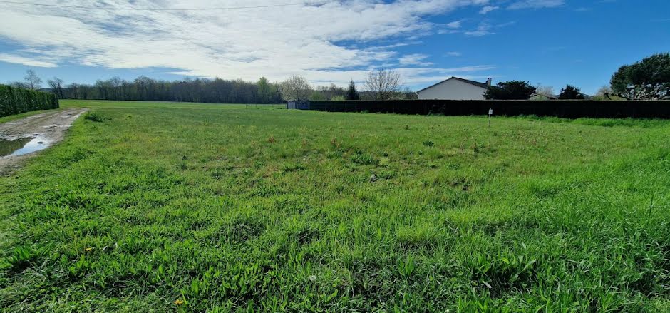 Vente terrain  1612 m² à Neuvic (24190), 40 000 €