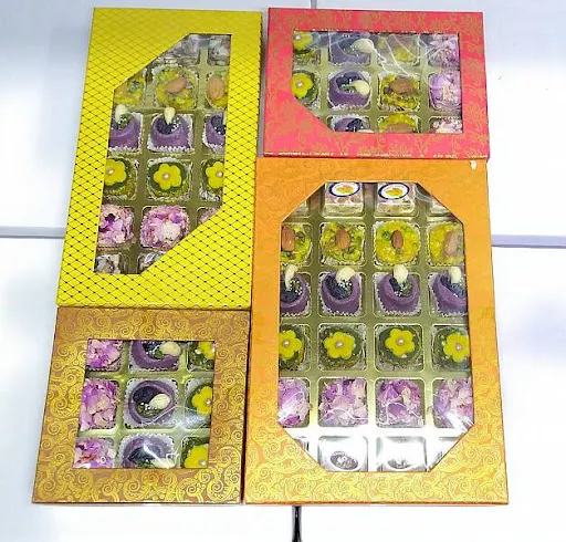 Assorted Dryfruits Sweets Gifting Pack