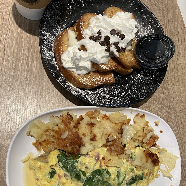 GF cannoli french toast and vegetable omelette