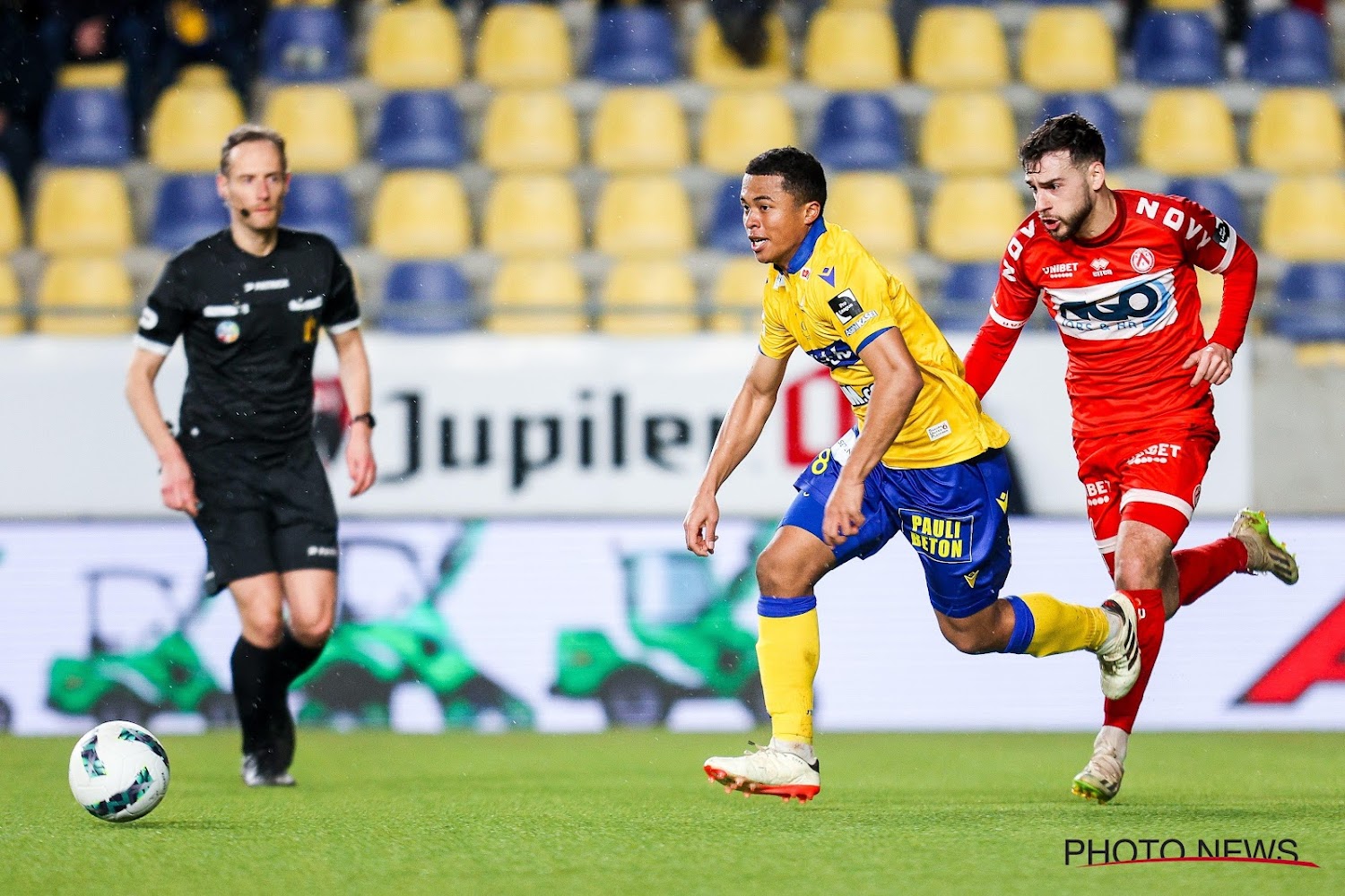 Après une bourde à Anderlecht-Gand, soirée sans soucis pour Wim Smet : STVV arrête le score et se rapproche de Genk