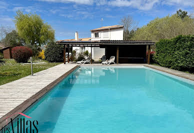 Villa avec piscine et terrasse 10