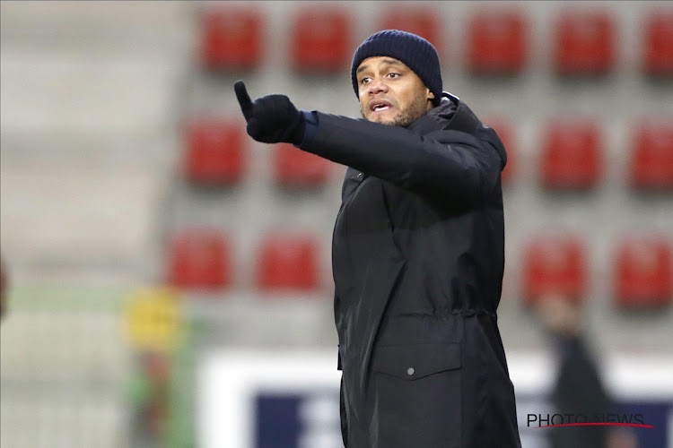 Kompany zucht diep na achtste (!) gelijkspel: "Dit kan je niet verdedigen als je een paars tenue draagt"