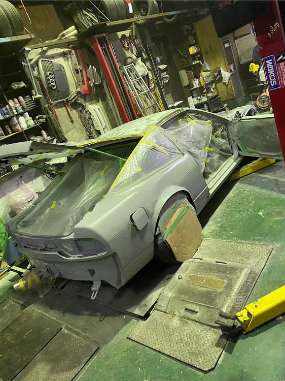 シルビアの180SX後期・Carlitos shop・三重県・線塗装に関するカスタム事例の投稿画像3枚目