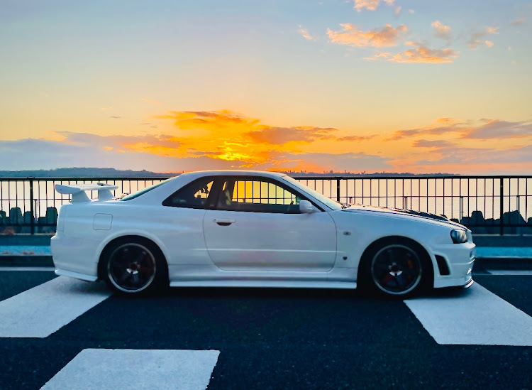 スカイライン GT-Rの夕日に輝くあなたの愛車に関するカスタム事例の投稿画像1枚目