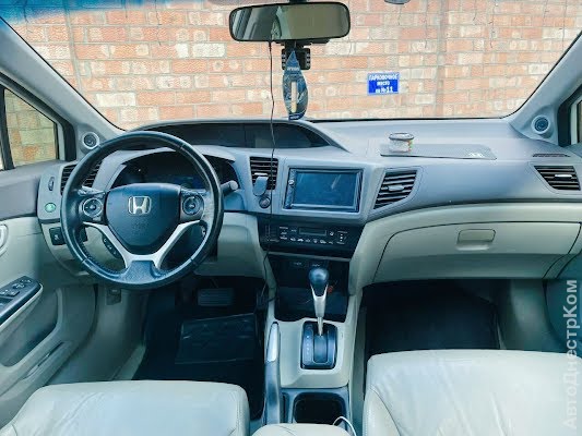 продам авто Honda Civic Civic VIII Hybrid фото 5