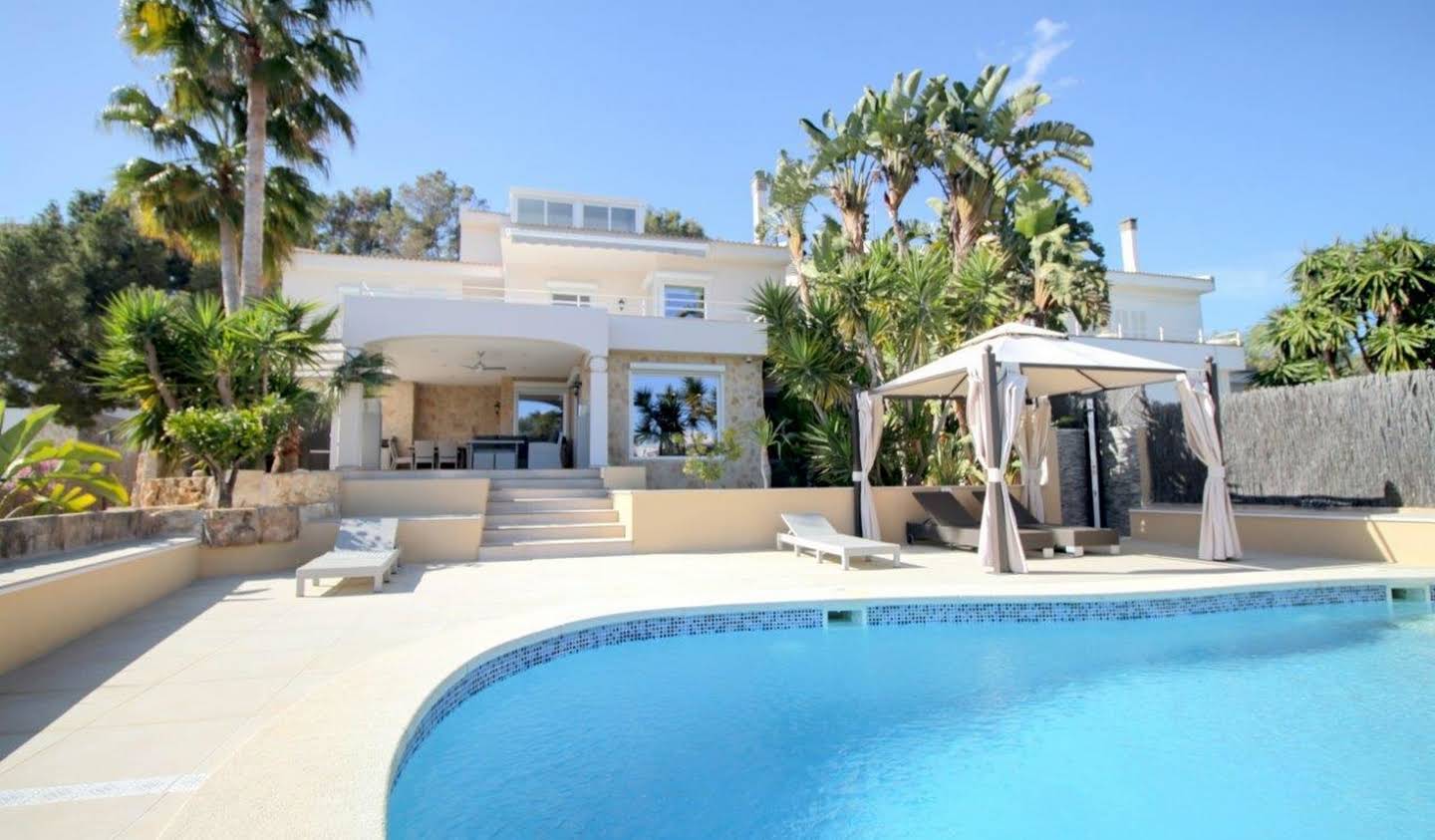 Villa avec piscine en bord de mer Cas Català