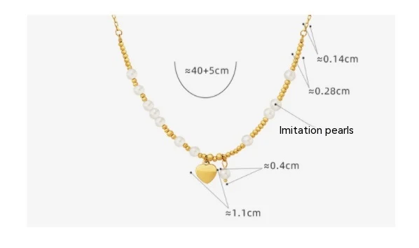 Collier avec pendentif cœur d'amour en perle et acier titane. Un bijou idéal pour exprimer votre amour avec élégance et une grande durabilité.