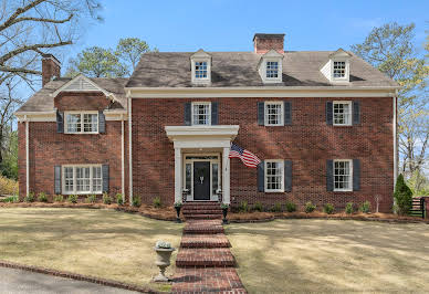 House with pool 3