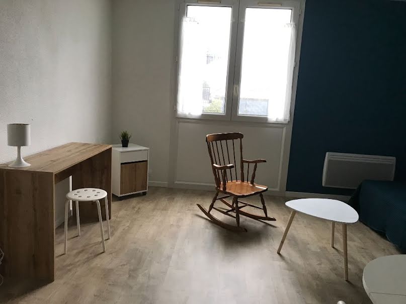 Location meublée appartement 1 pièce 24 m² à Limoges (87000), 385 €