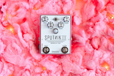 Spaceman Sputnik III Germanium Fuzz on Guitar and Bass