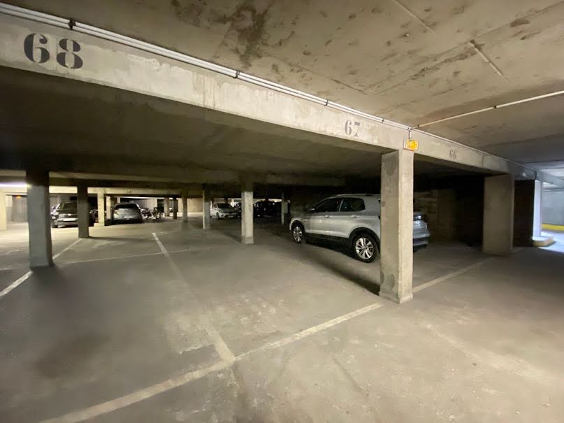 Location  parking  12 m² à Vincennes (94300), 80 €