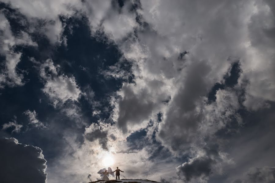 Wedding photographer Marius Stoian (stoian). Photo of 1 March 2017