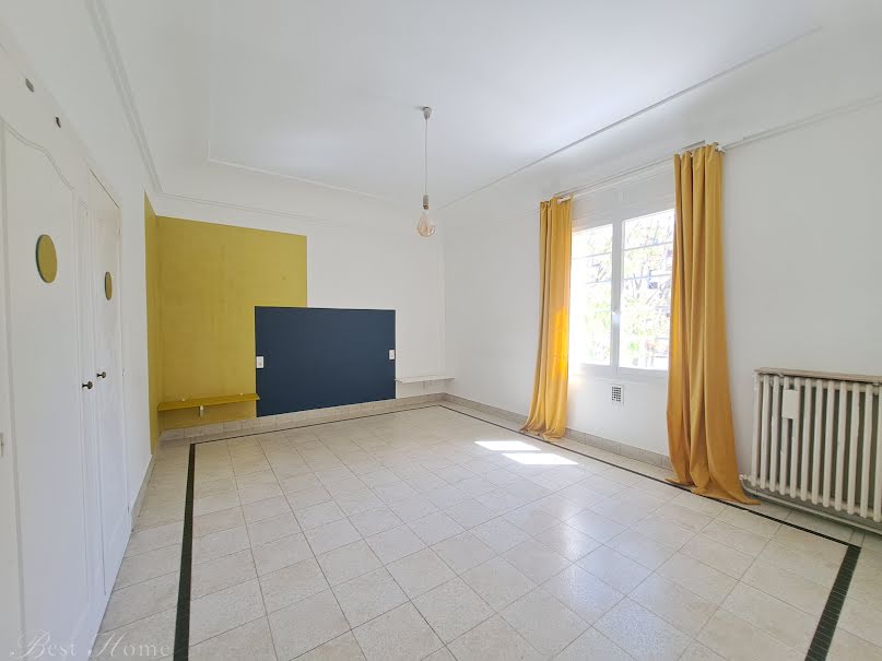 Vente appartement 5 pièces 190 m² à Nimes (30000), 348 000 €