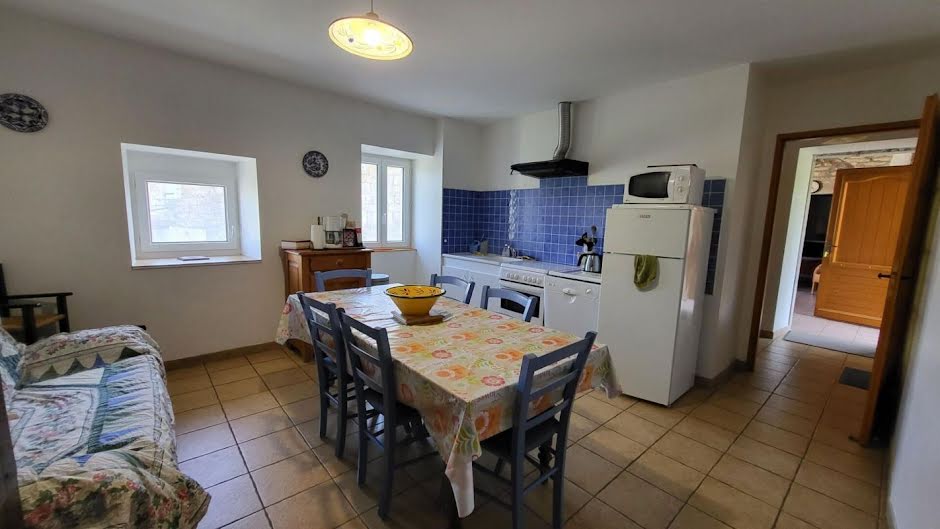 Location  appartement 3 pièces 60 m² à Chambonas (07140), 570 €