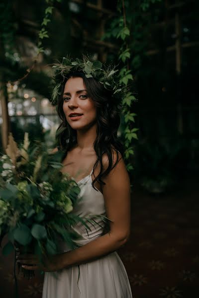 Fotografo di matrimoni Stasya Burnashova (stasyaburnashova). Foto del 25 ottobre 2019