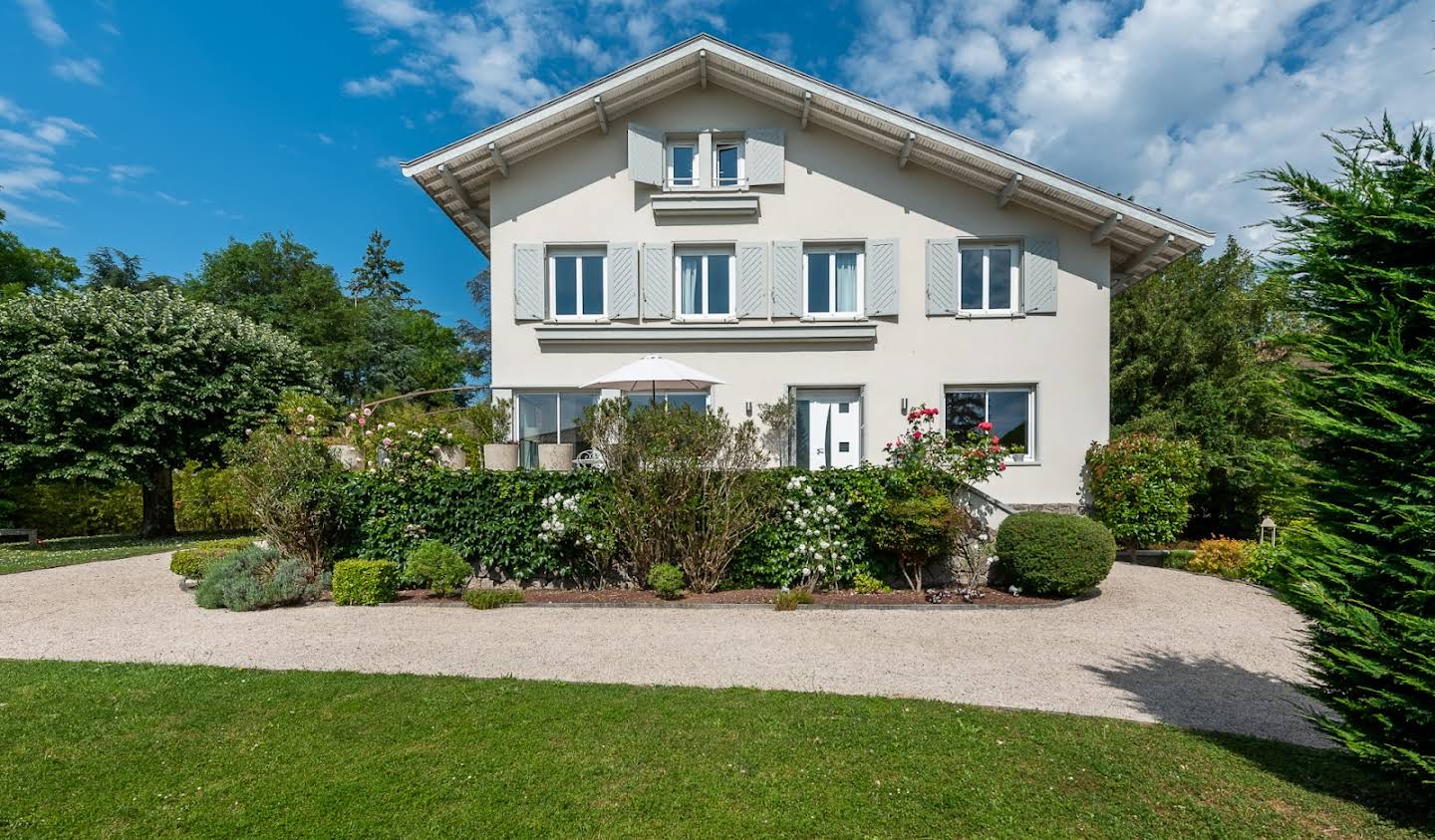 Maison avec piscine et terrasse Gleizé